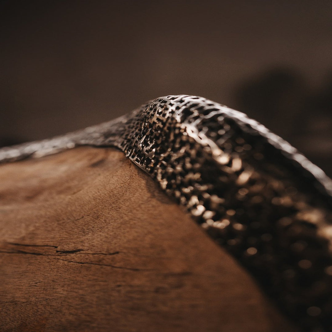 Nachaufnahme verarbeitetes Teakholz eines INDOO Sessels