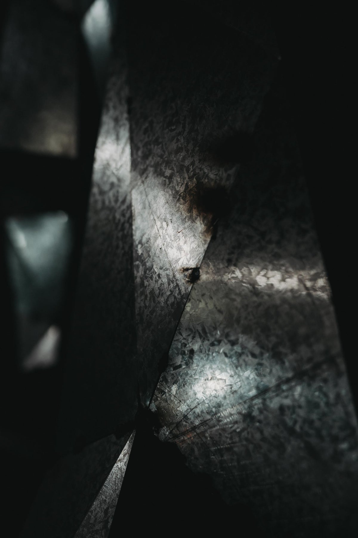 unbearbeitetes Edelstahl | INDOO.art